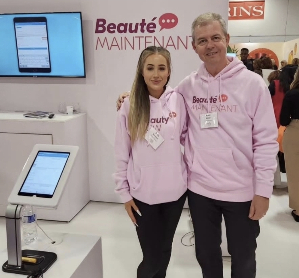 Beauté Maintenant Hoodies